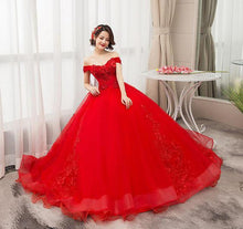 Load image into Gallery viewer, Quinceanera Dresses 2020 New Elegant Boat Neck Luxury Lace Embroidery Vestidos De 15 Anos Party Prom Vintage Quinceanera Gown F